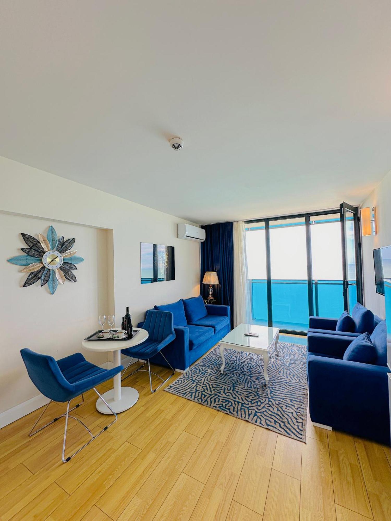 Seaside Vip Hotel Batumi Luaran gambar