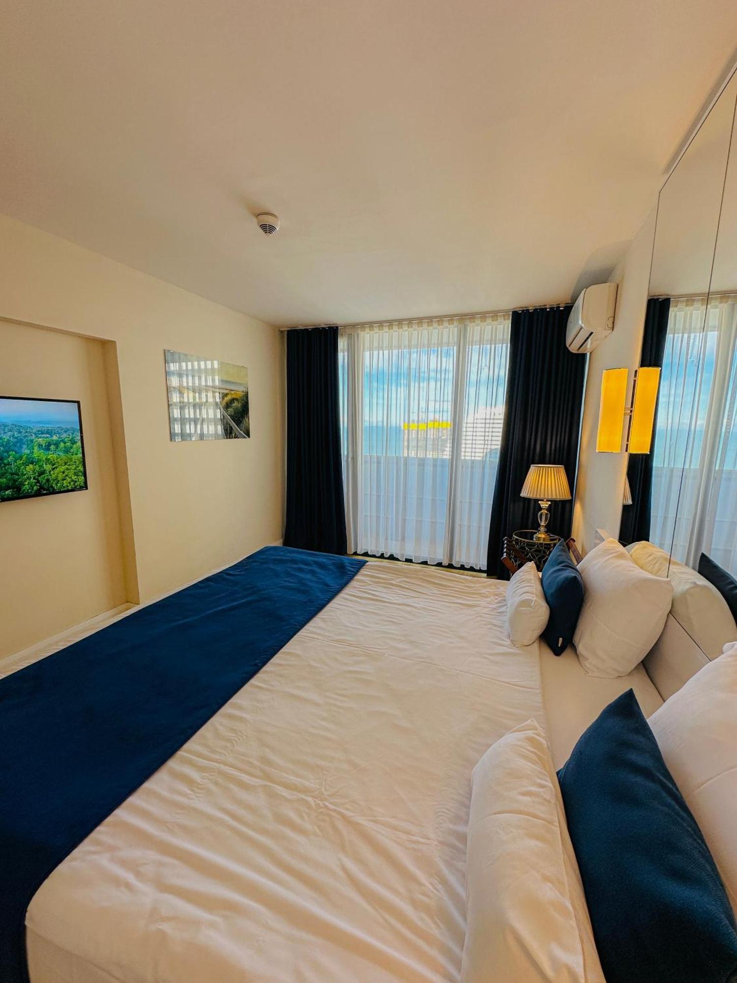 Seaside Vip Hotel Batumi Luaran gambar