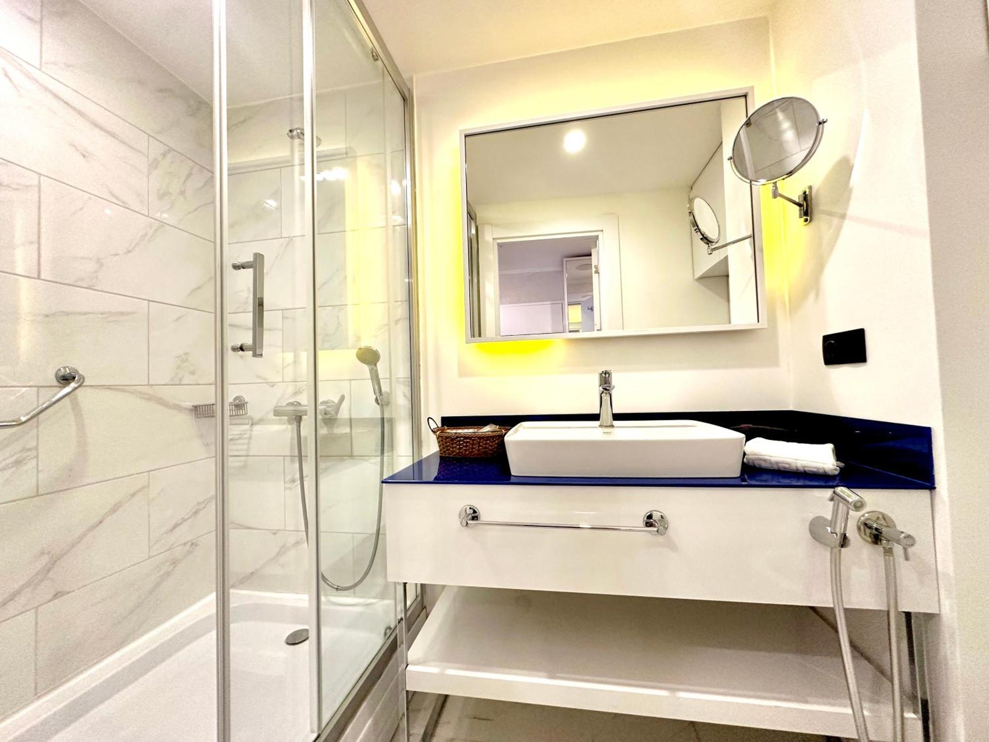 Seaside Vip Hotel Batumi Luaran gambar